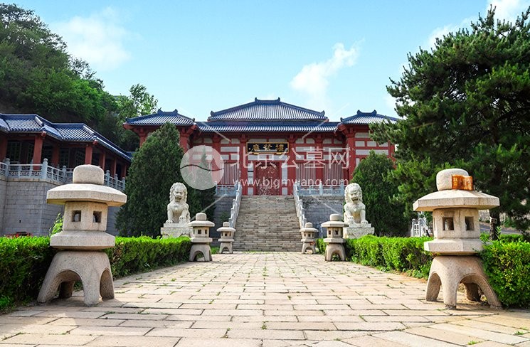 北京延庆墓地盘点：长城华人怀思堂内部环境怎么样？建筑风格是什么？官网购墓电话是多少？