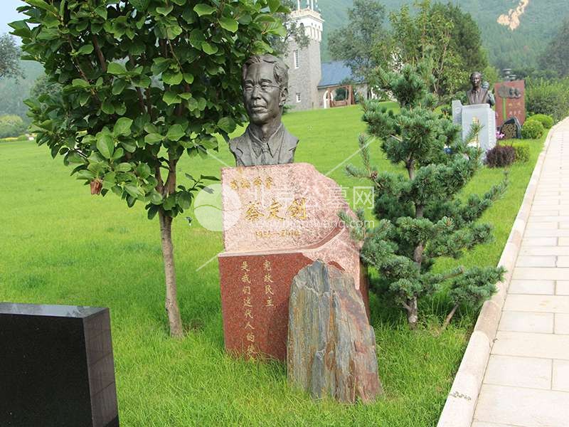 天寿陵园目前可以提供哪些陵园服务？陵园目前安葬了哪些名人？官网购墓电话是什么？