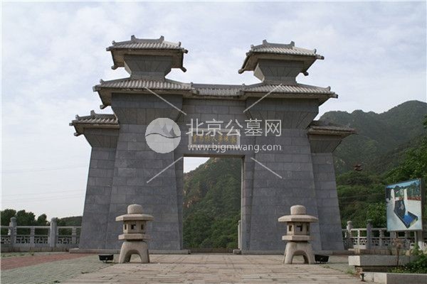 清明追思新选择——长城怀思堂的生态纪念实践 陵园销售部：400-005-9967