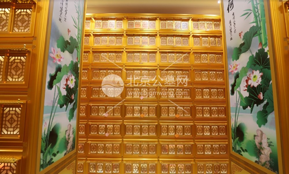 长城华人怀思堂荷花厅的壁葬设计有何特色？